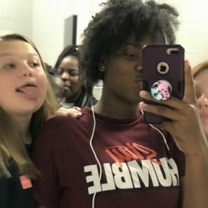 Meet your Posher, Kayla